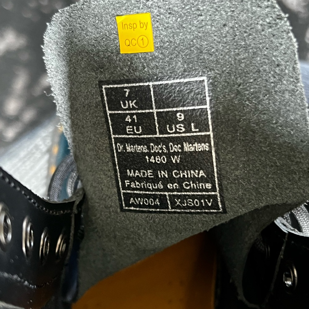 Dr. Marten’s 1460 boots - Picture 5 of 6